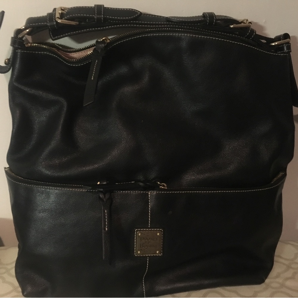 DOONEY & BOURKE Dillen  Large Pocket Sac gently used .